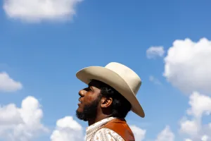 Fort Worth’s Leon Bridges announces new album ‘Happiness Anytime’