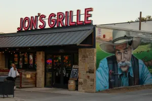 Fort Worth restaurant Jon’s Grille closes after four years