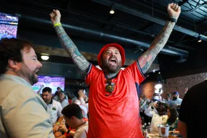 England fans flock to Arlington’s new Londoner Pub location