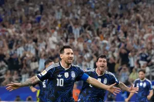 Messi becomes first to score in 7 straight World Cup games while extending goals record