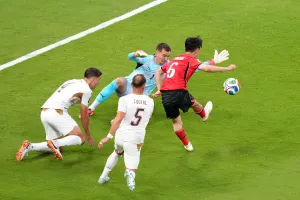 Hwang In-beom sparks South Korea's 2-1 comeback win over the Czech Republic at the World Cup