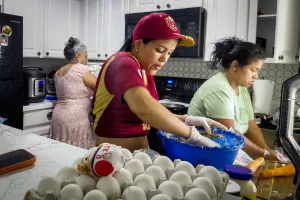 Venezuelans in North Texas send relief home and wait for news of loved ones following earthquakes