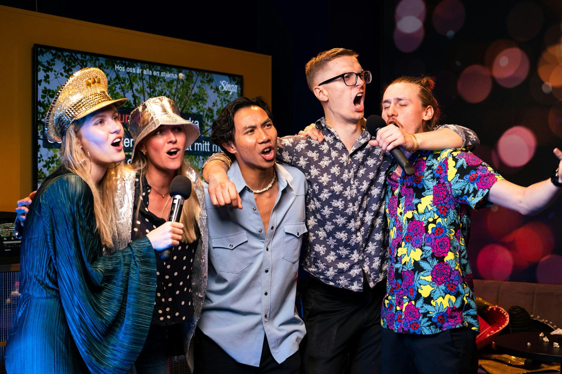 This Is How to Host a Flawless Karaoke Evening